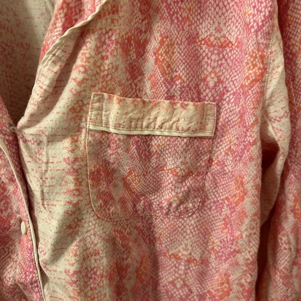 Victoria’s Secret Flannel Pink Snakeskin Nightgown Long Sleep Shirt Medium - Picture 4 of 7
